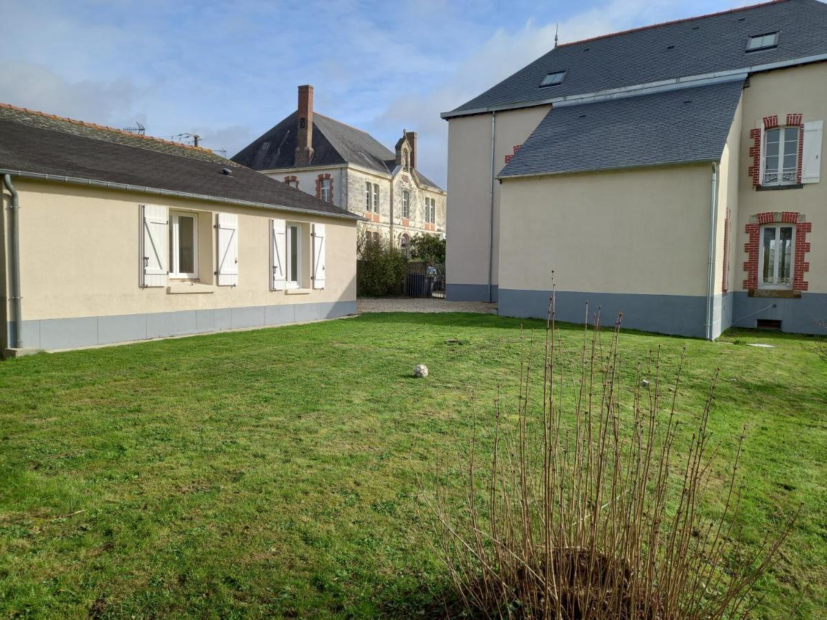 Insolite duplex Corps-Nuds Extérieur photo